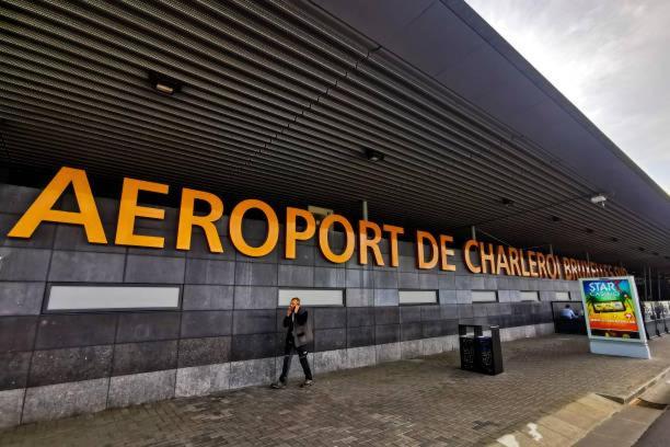Апартаменти Station 64 A4 Charleroi-Airport Екстер'єр фото